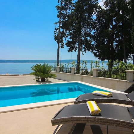 Villa Beachfront Sea Palace Kaštela Esterno foto