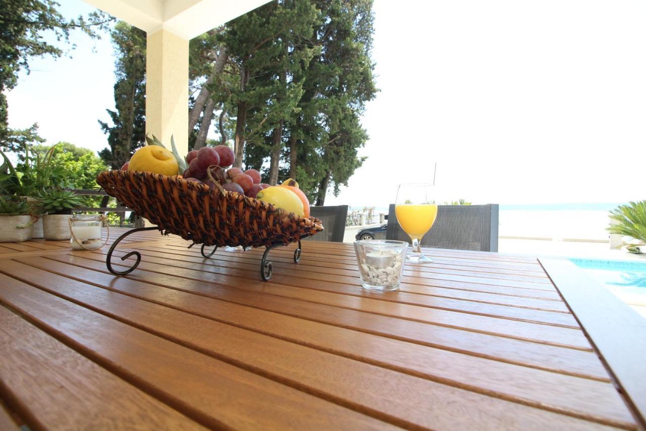 Villa Beachfront Sea Palace Kaštela Esterno foto