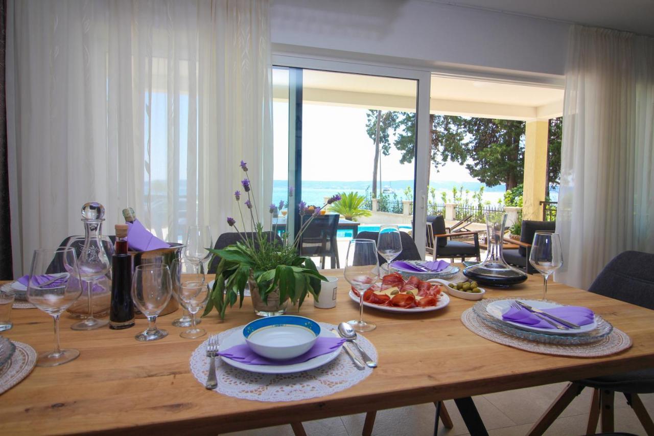 Villa Beachfront Sea Palace Kaštela Esterno foto