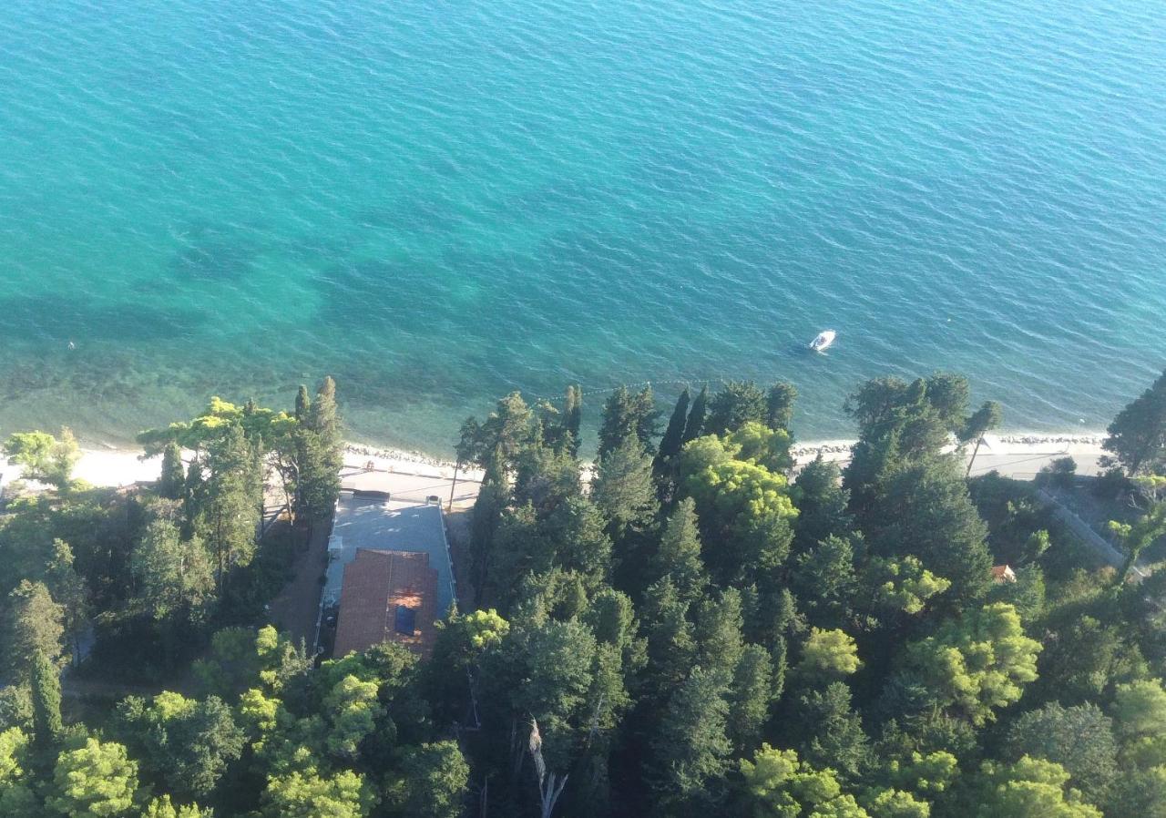 Villa Beachfront Sea Palace Kaštela Esterno foto